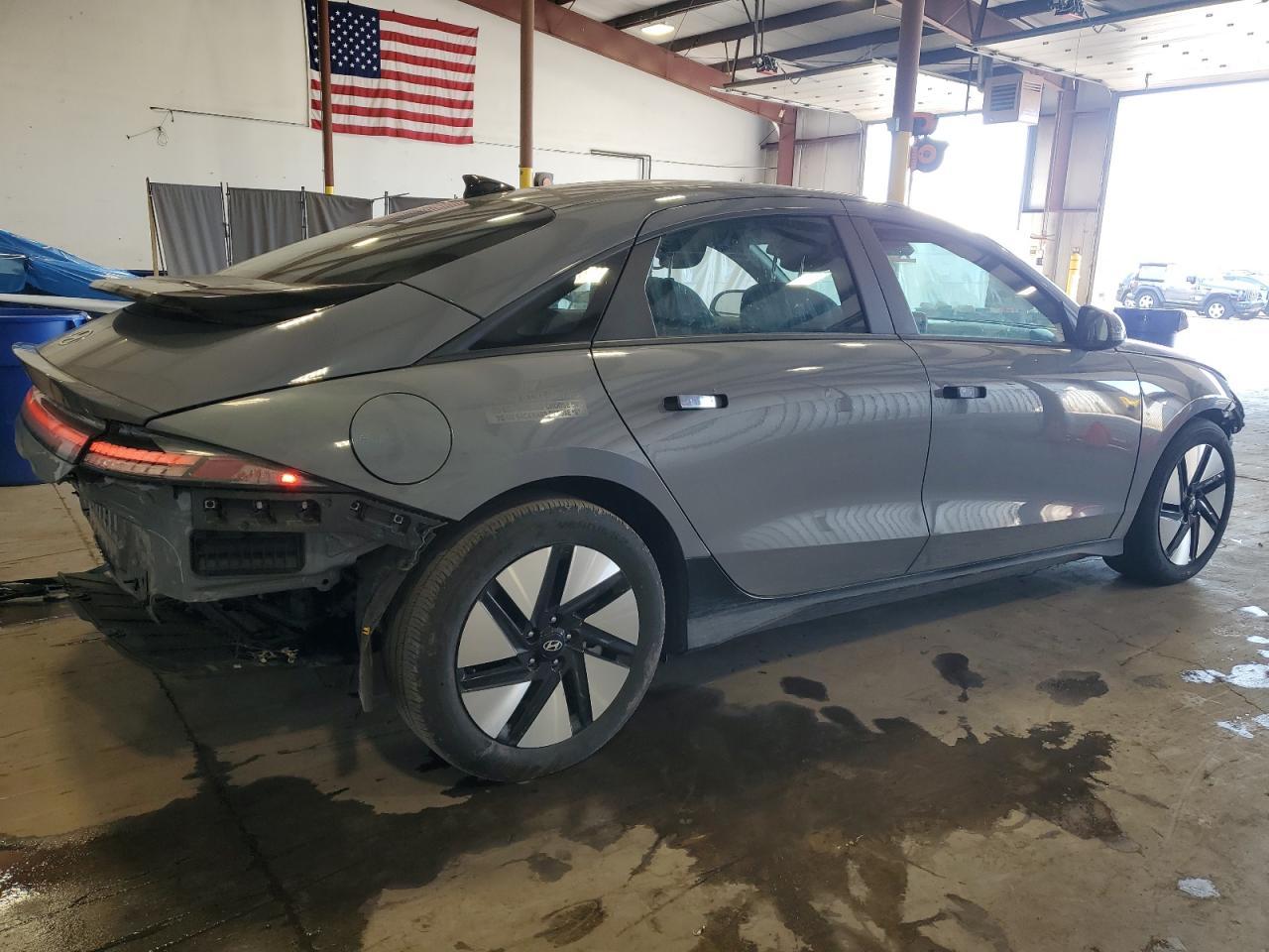 2024 Hyundai Ioniq 6 Se - Image 3