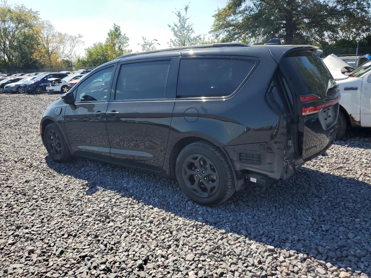 2021 Chrysler Pacifica Hybrid Limited - Image 2