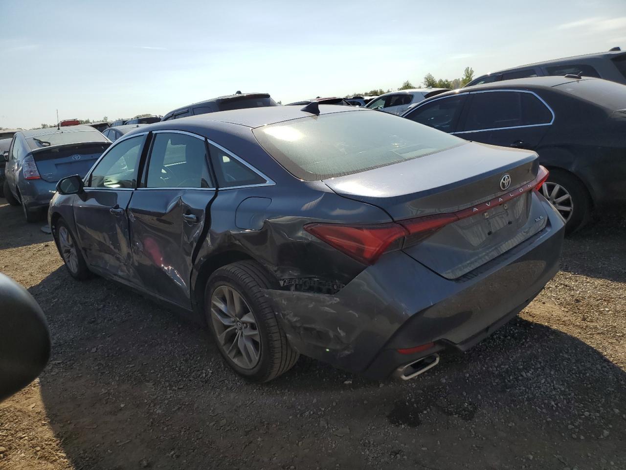 2019 Toyota Avalon Xle - Фото 2