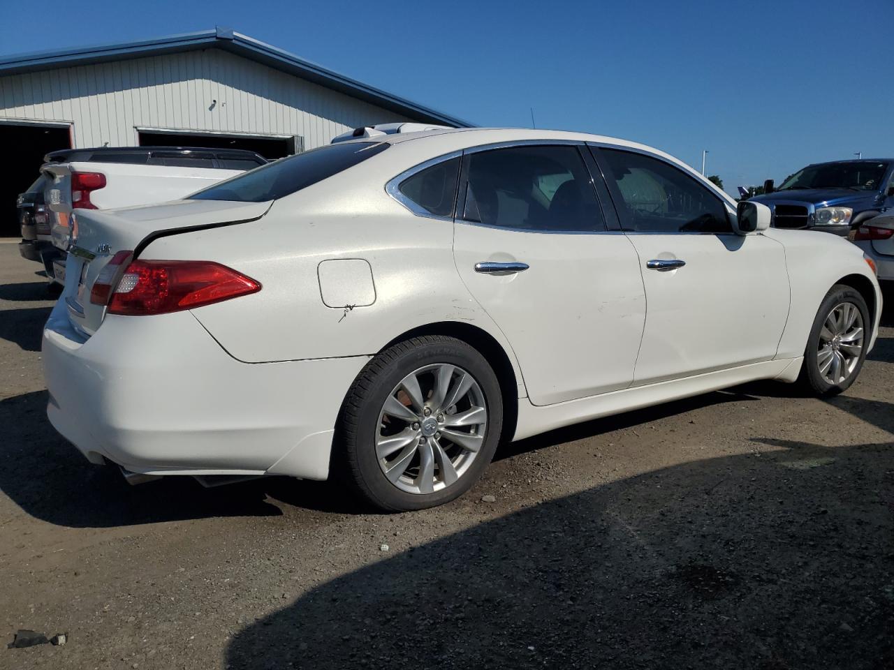 2011 Infiniti M37 X - Фото 3