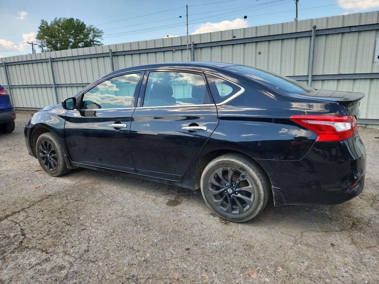 2018 Nissan Sentra S - Фото 2