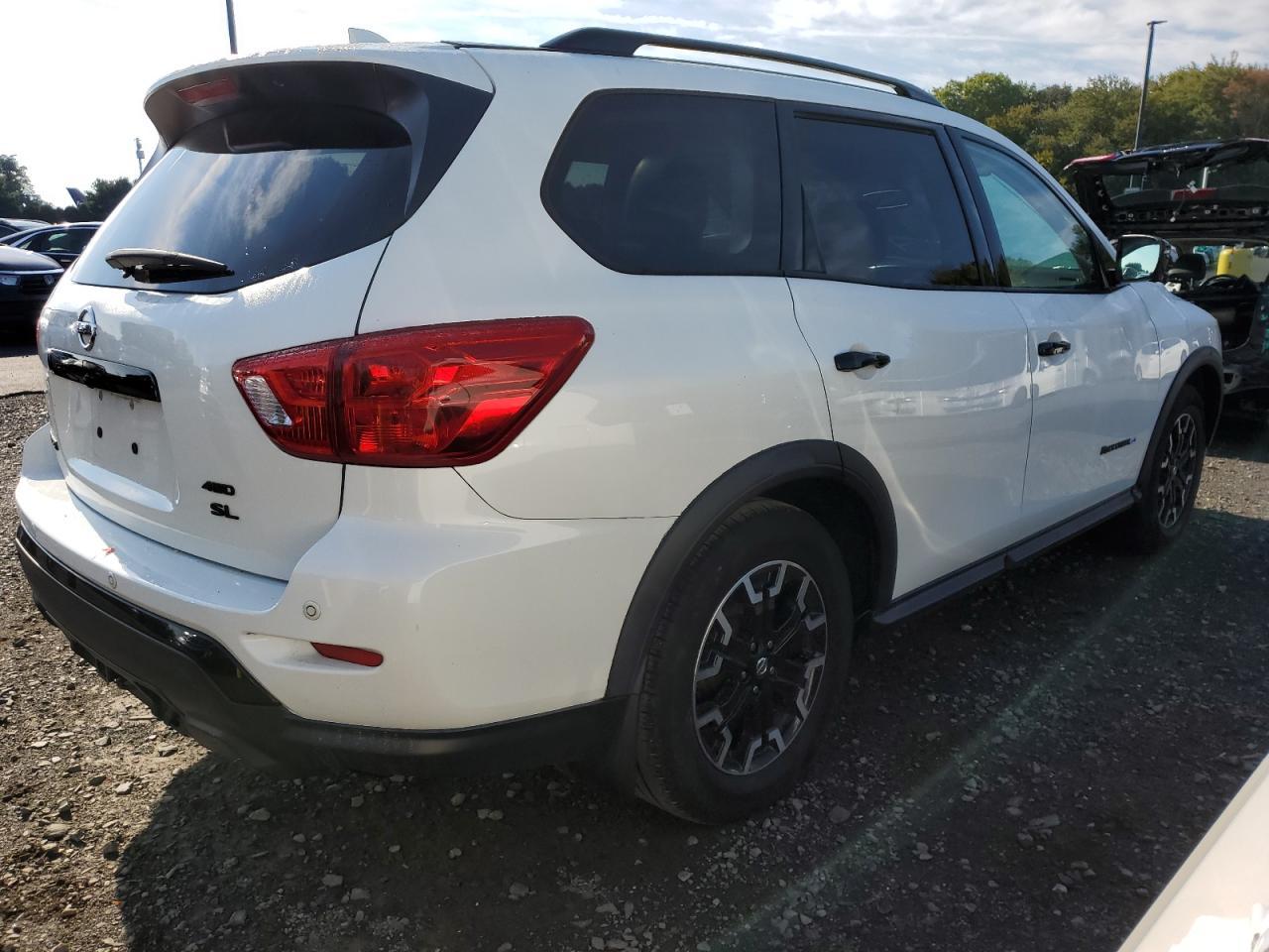 2019 Nissan Pathfinder S - Image 3