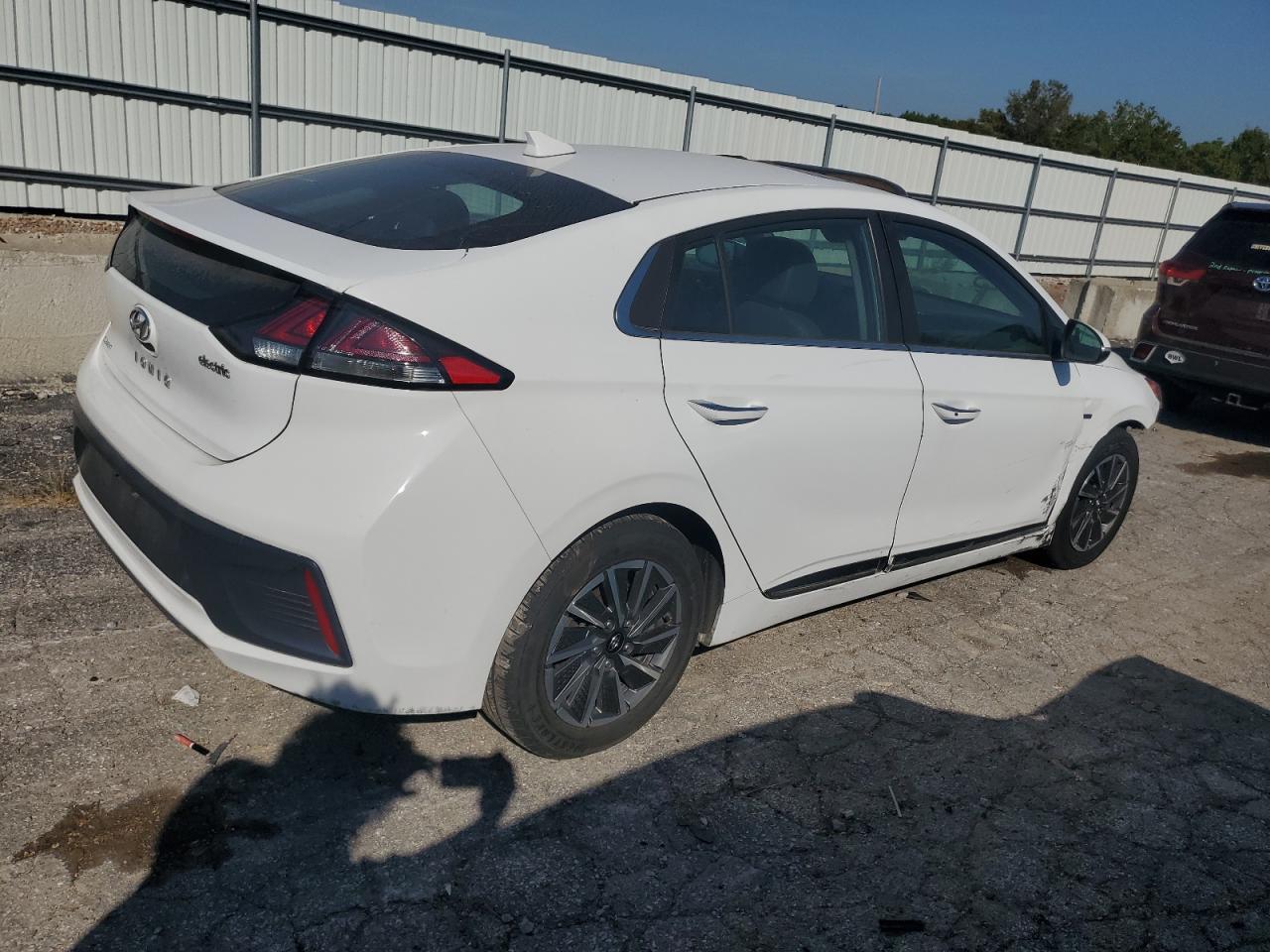 2020 Hyundai Ioniq Limited - Фото 3