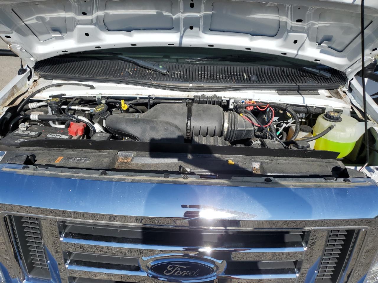 2019 Ford Econoline E450 Super Duty Cutaway Van - Image 7