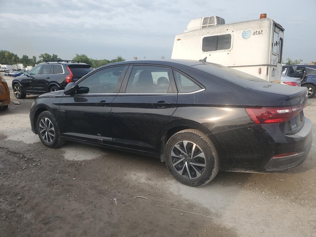 2025 Volkswagen Jetta S - Фото 2