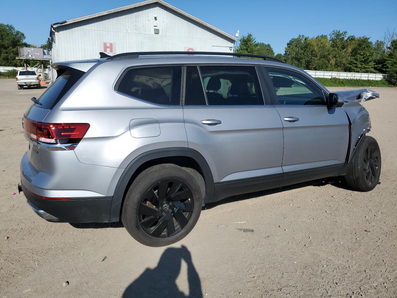 2025 Volkswagen Atlas Se - Image 3