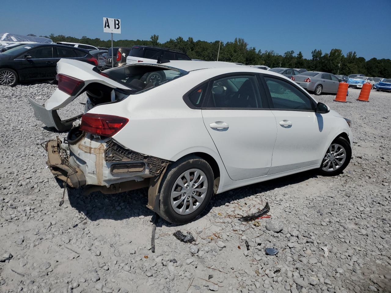 2021 Kia Forte Fe - Фото 3