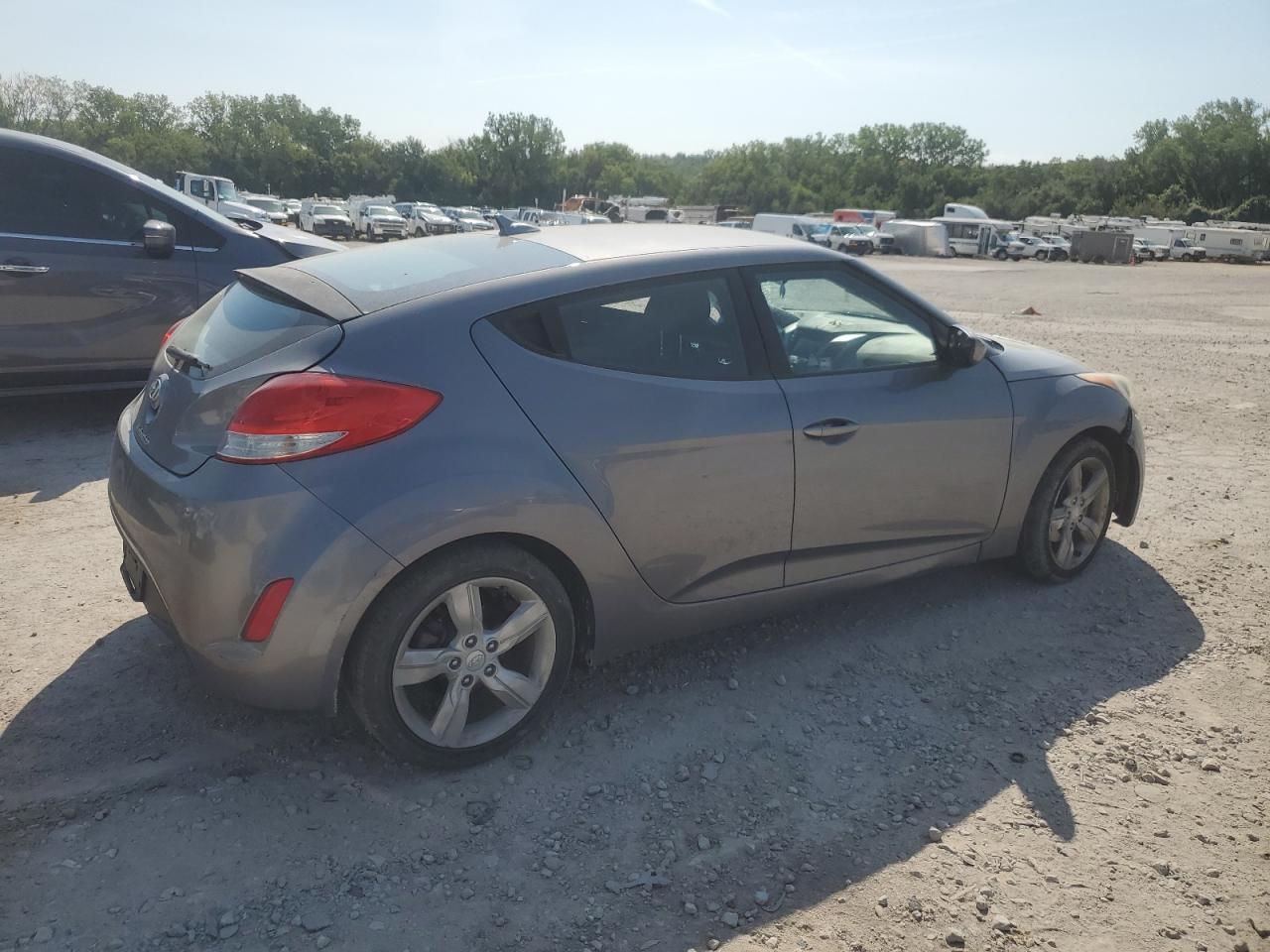 2014 Hyundai Veloster - Image 3