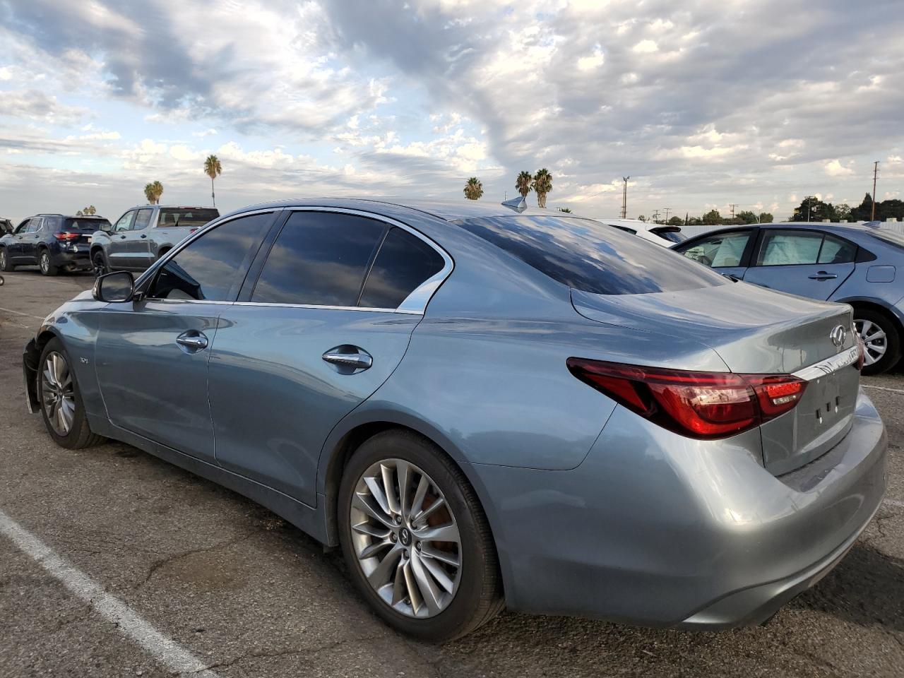 2019 Infiniti Q50 Luxe - Фото 2