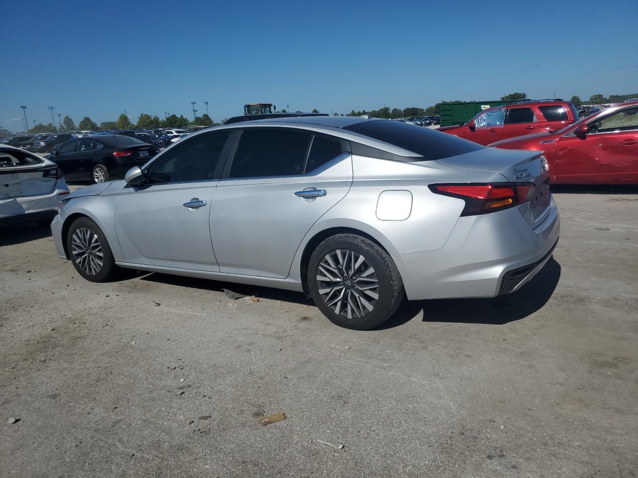 2023 Nissan Altima Sv - Image 2