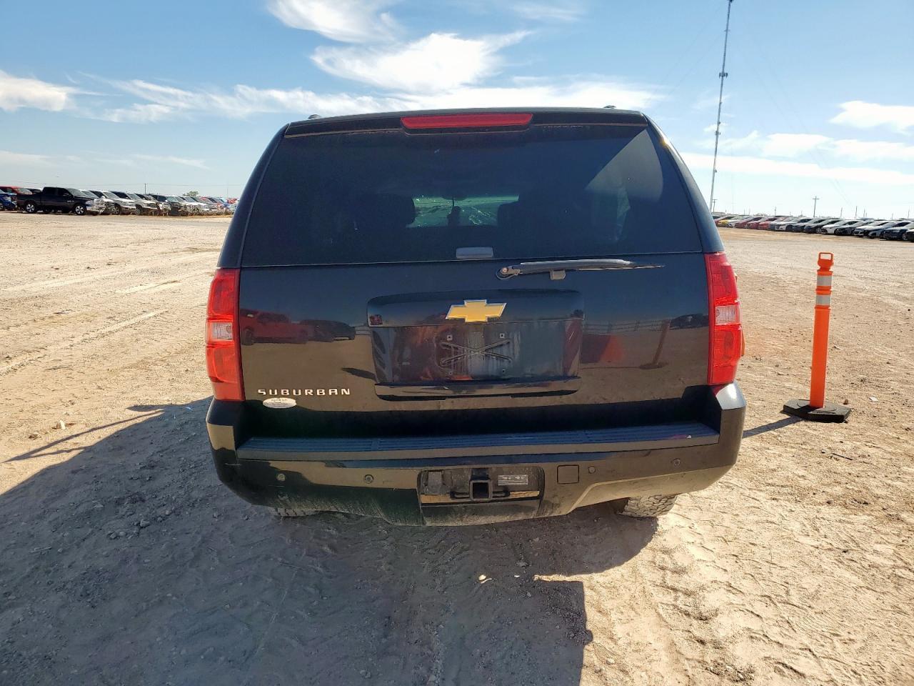 2013 Chevrolet Suburban K1500 Lt - Image 6