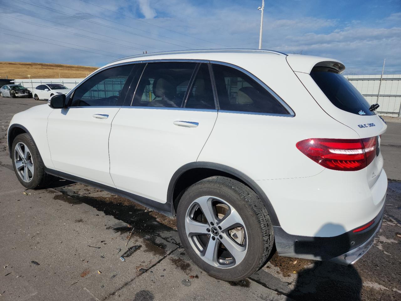 2017 Mercedes-Benz Glc 300 4Matic - Фото 2
