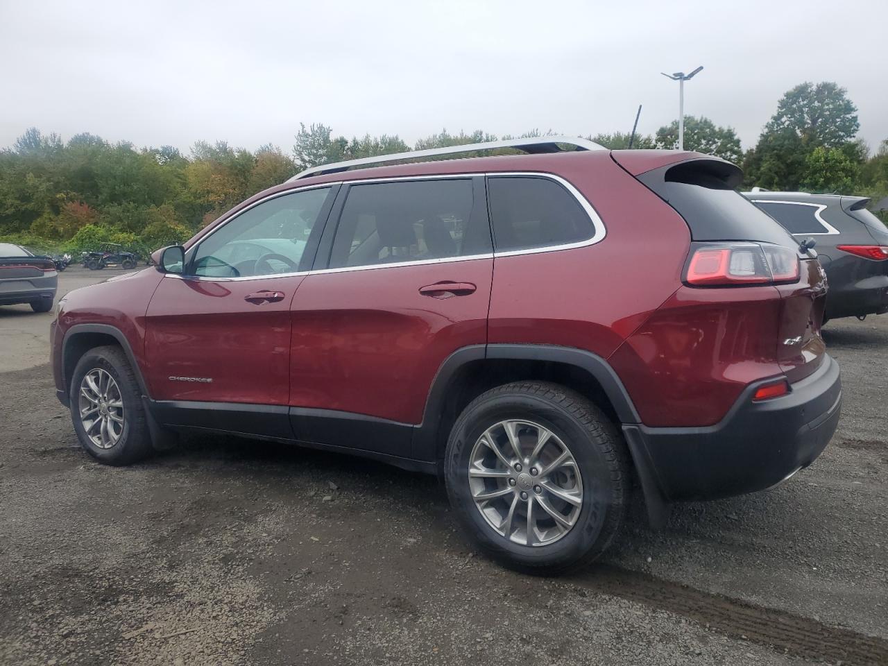 2019 Jeep Cherokee Latitude Plus - Image 2