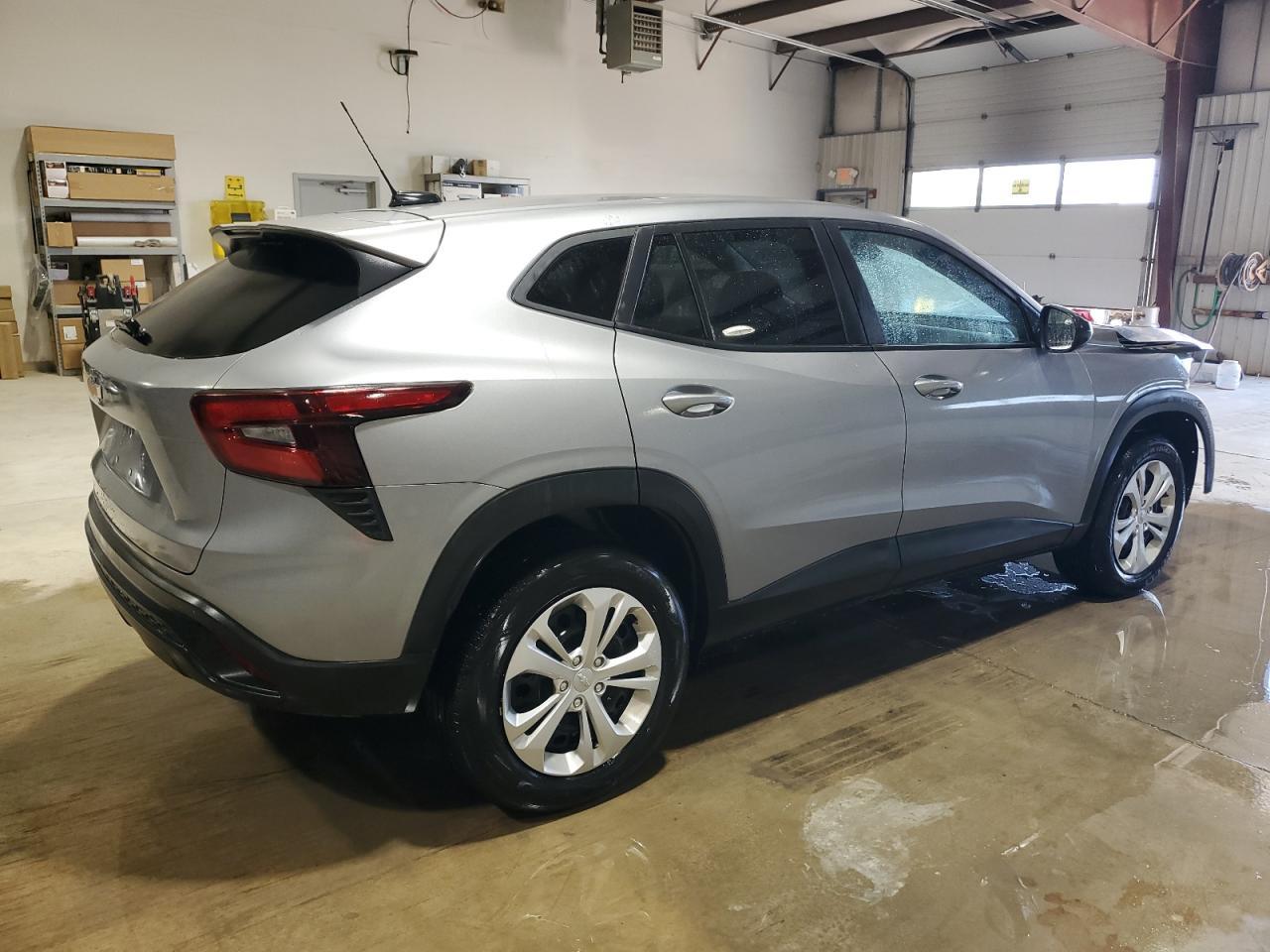 2024 Chevrolet Trax Ls - Фото 3