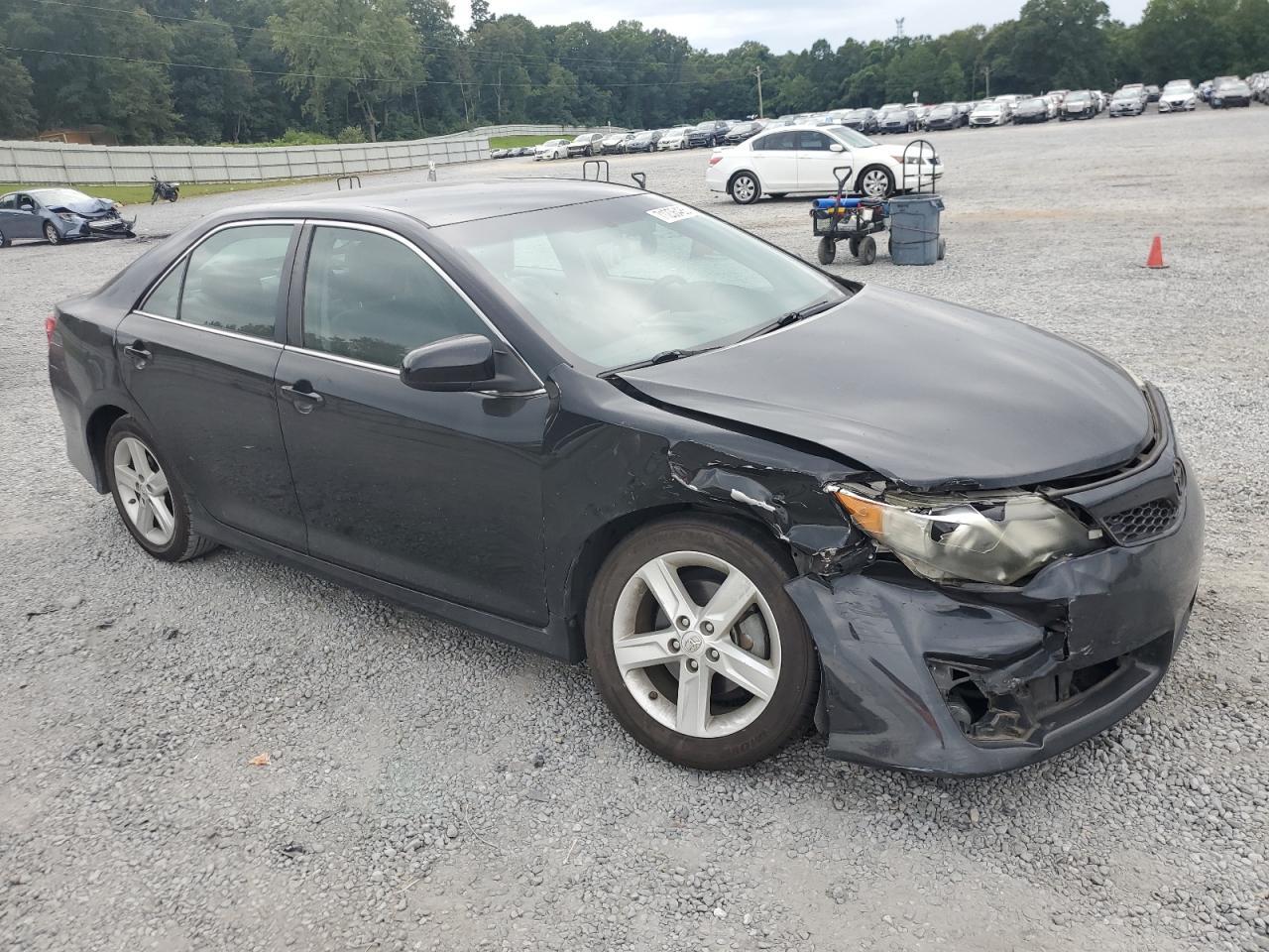2014 Toyota Camry L - Image 4