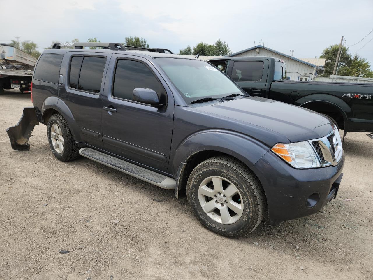 2012 Nissan Pathfinder S - Image 4