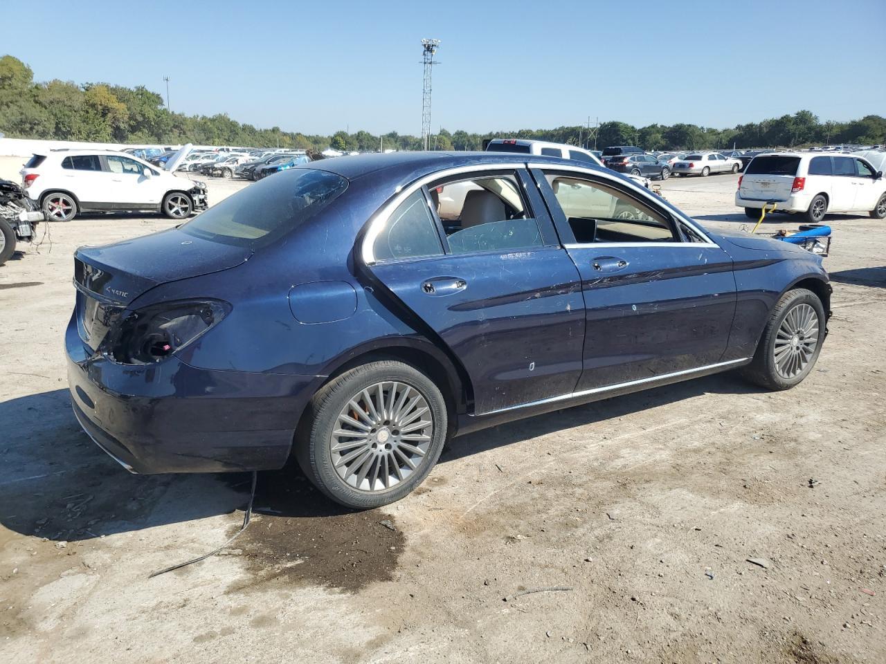 2015 Mercedes-Benz C 300 4Matic - Фото 3