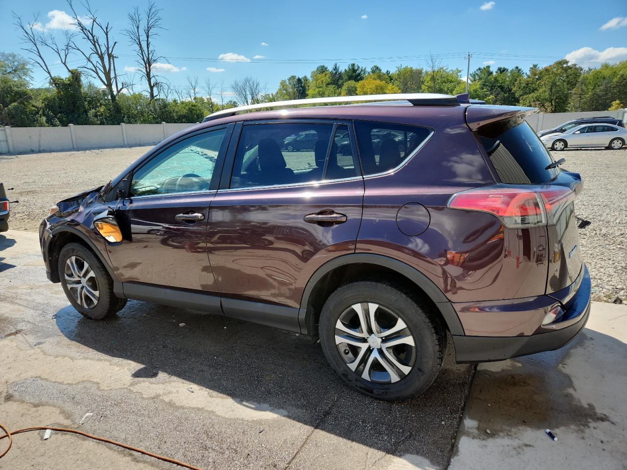 2016 Toyota Rav4 Le - Фото 2