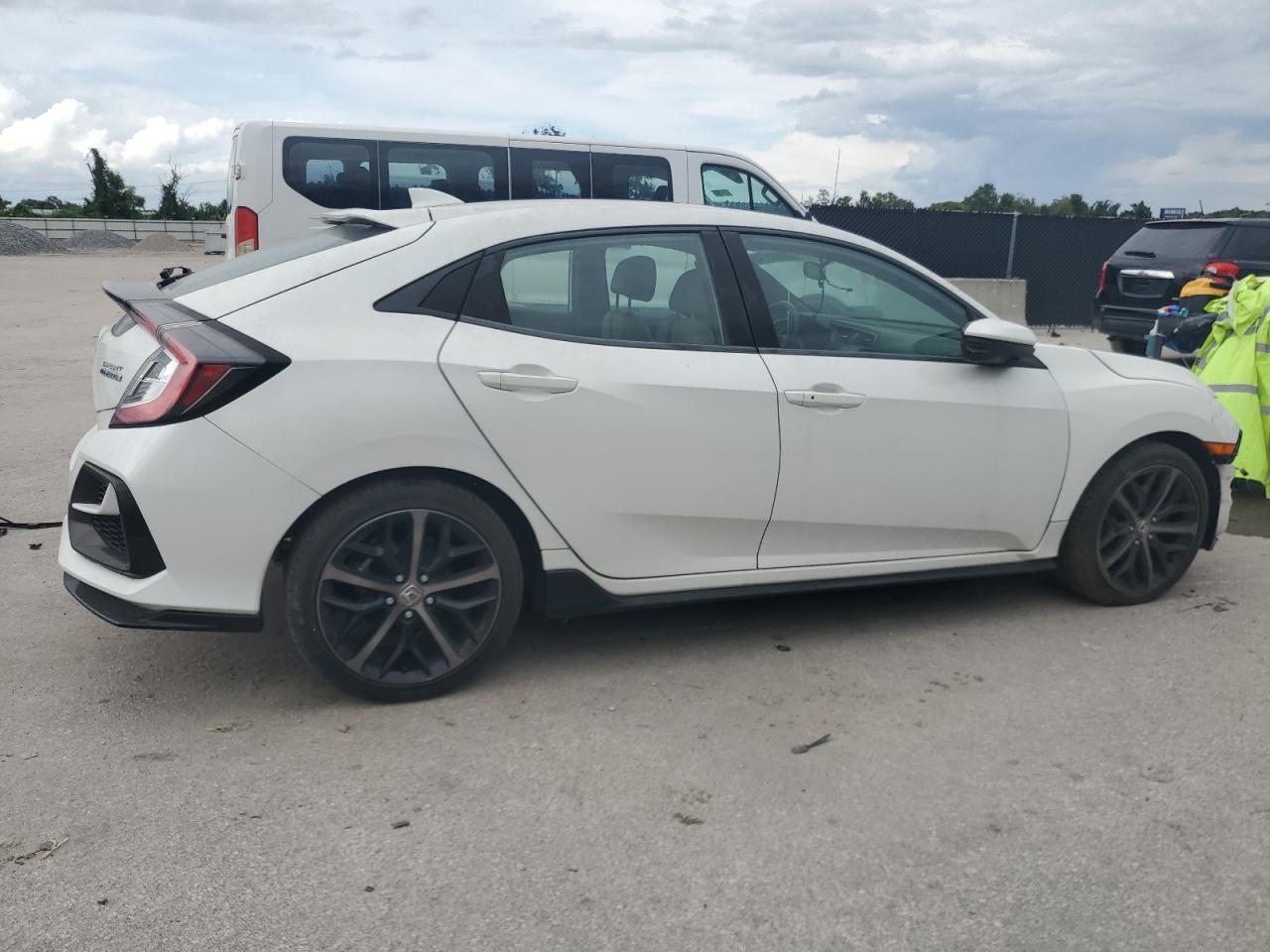 2020 Honda Civic Sport Touring - Image 3