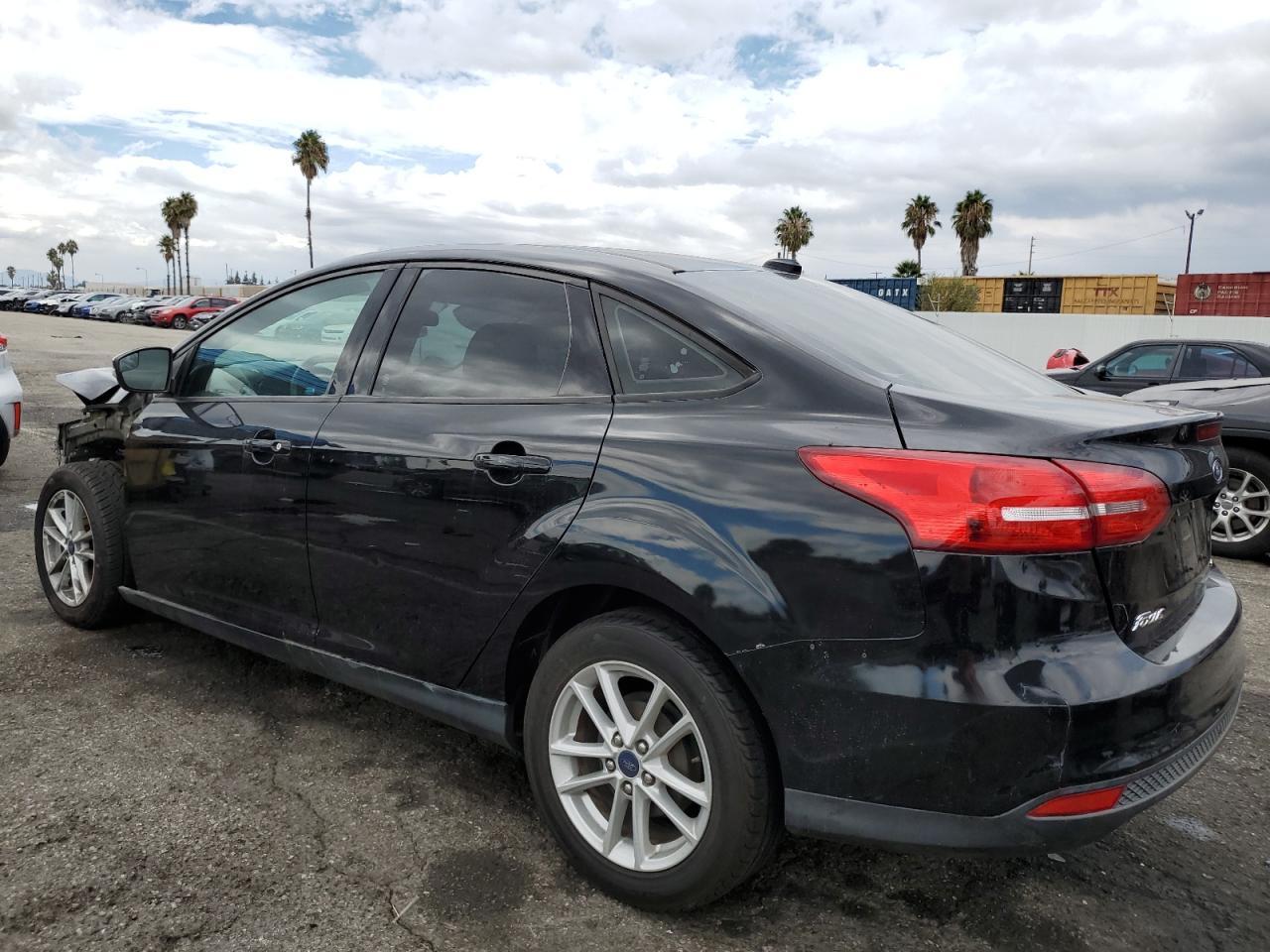 2017 Ford Focus Se - Image 2