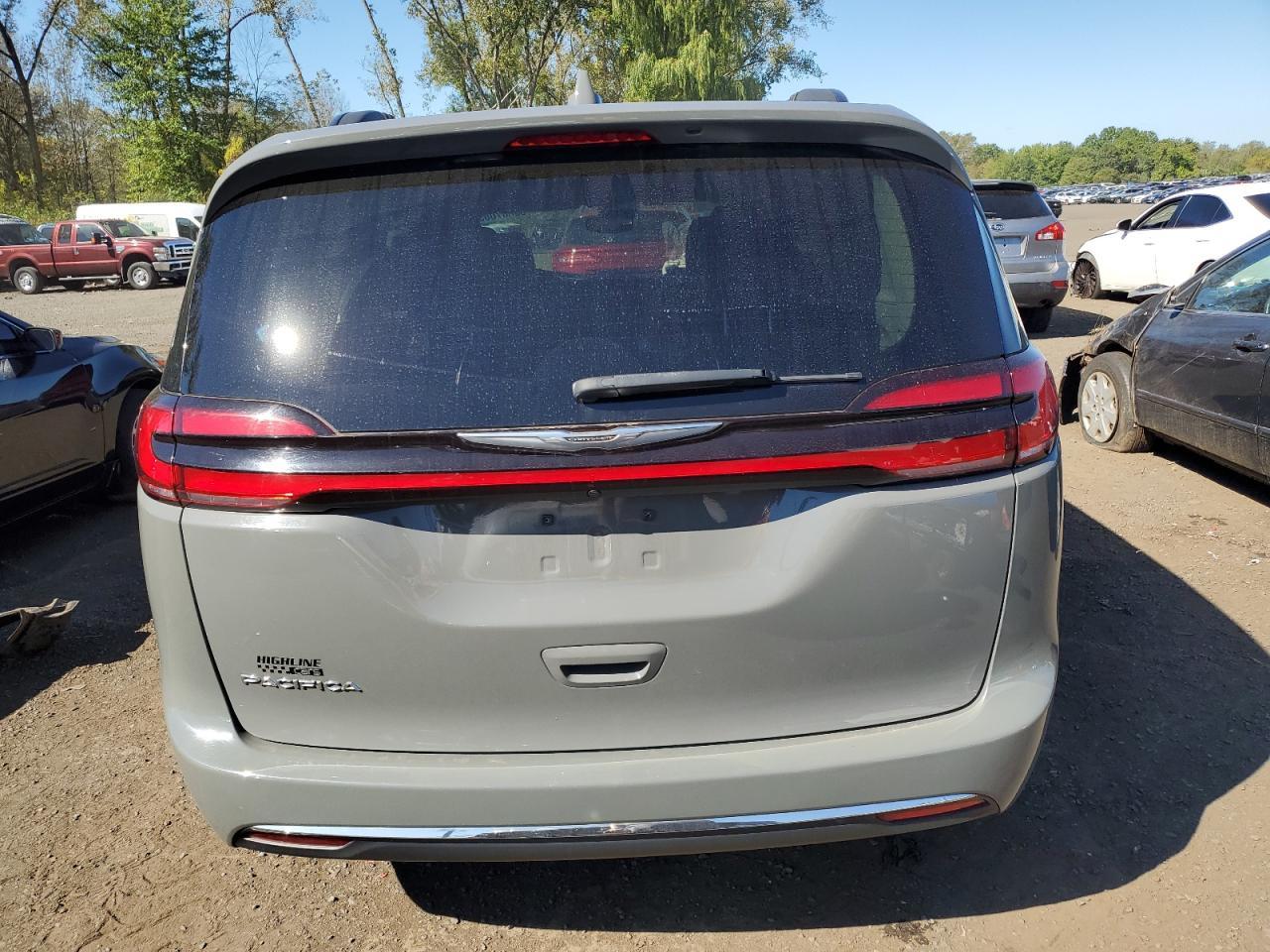 2022 Chrysler Pacifica Touring L - Фото 6