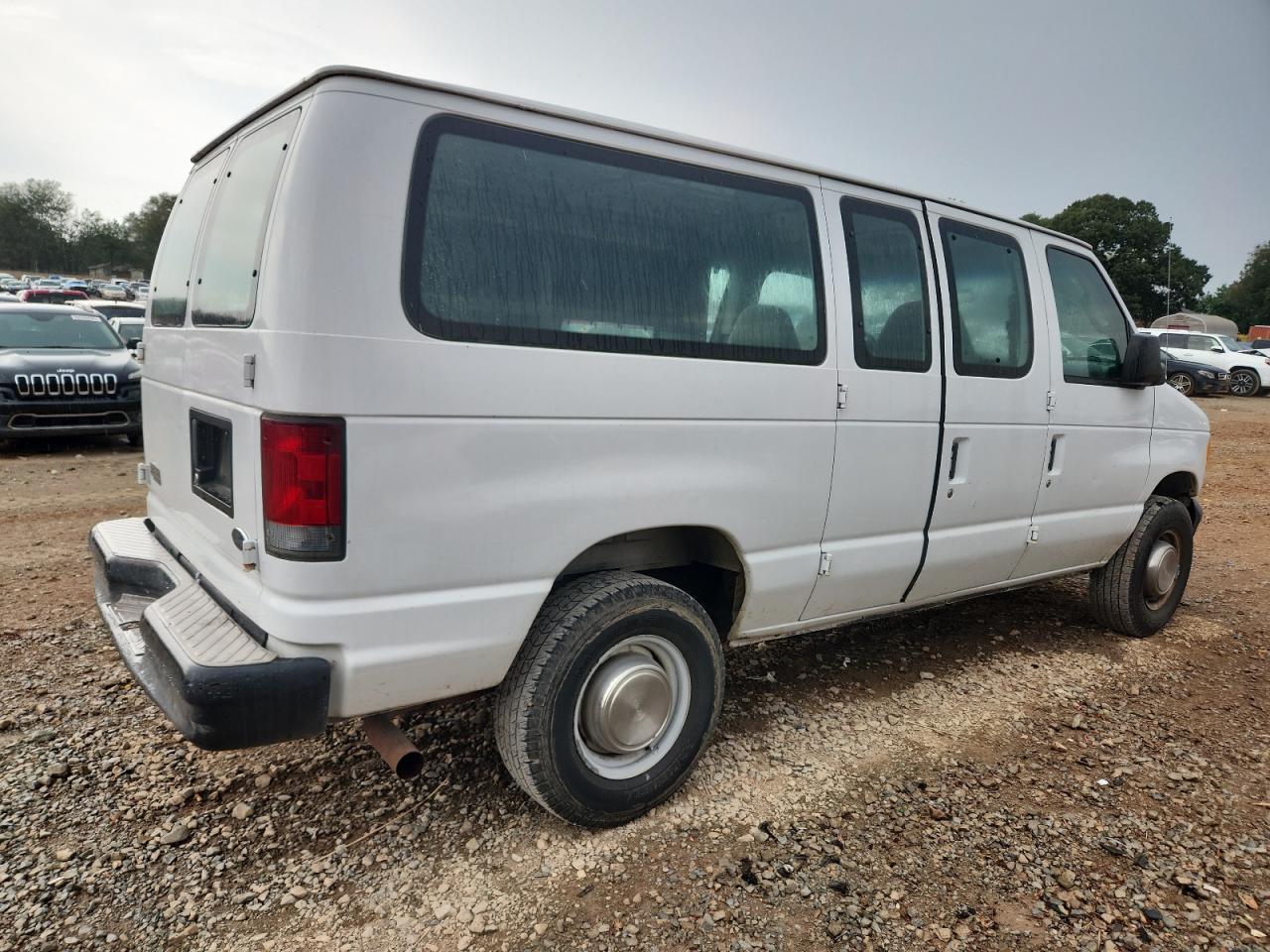 2003 Ford Econoline E350 Super Duty Van - Фото 3