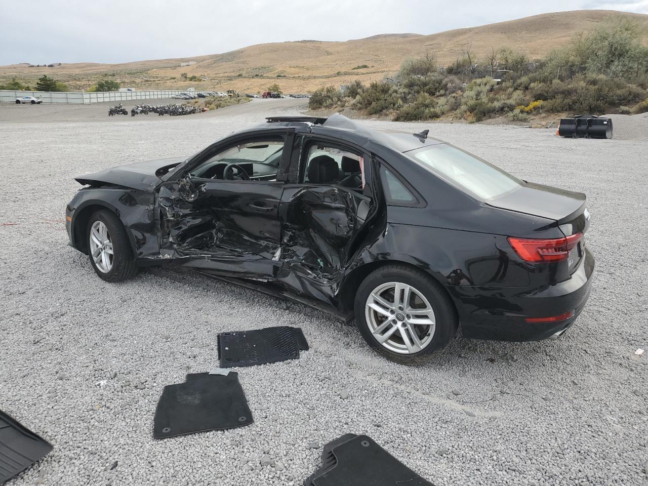 2017 Audi A4 Premium - Фото 2