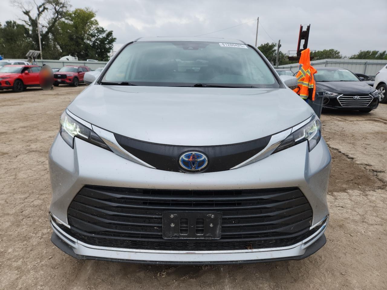 2022 Toyota Sienna Xle - Image 5