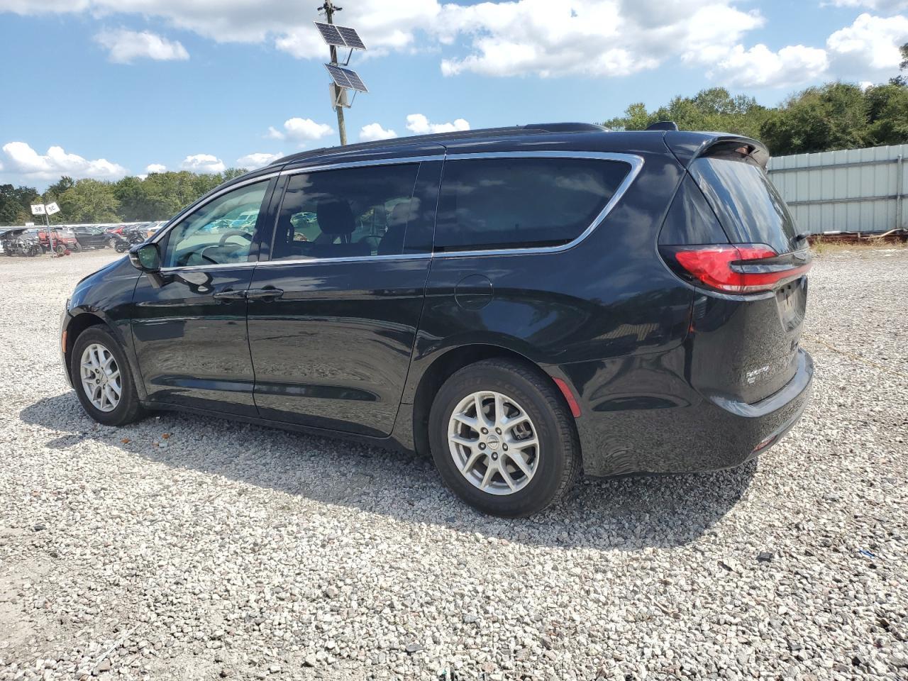 2022 Chrysler Pacifica Touring L - Фото 2