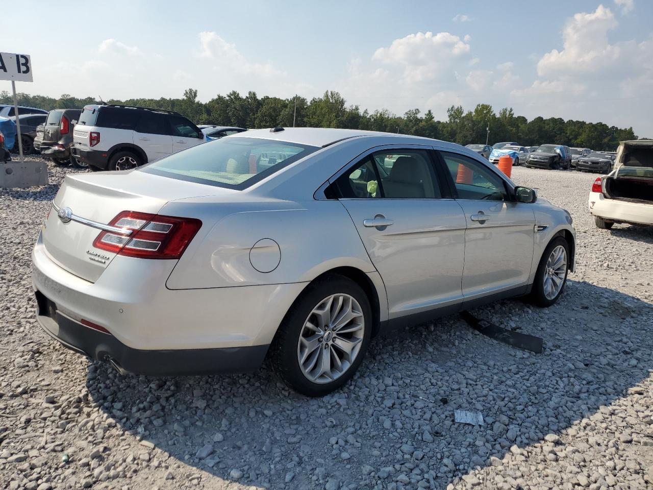 2017 Ford Taurus Limited - Фото 3