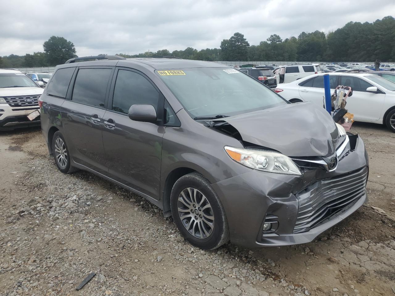 2019 Toyota Sienna Xle - Фото 4