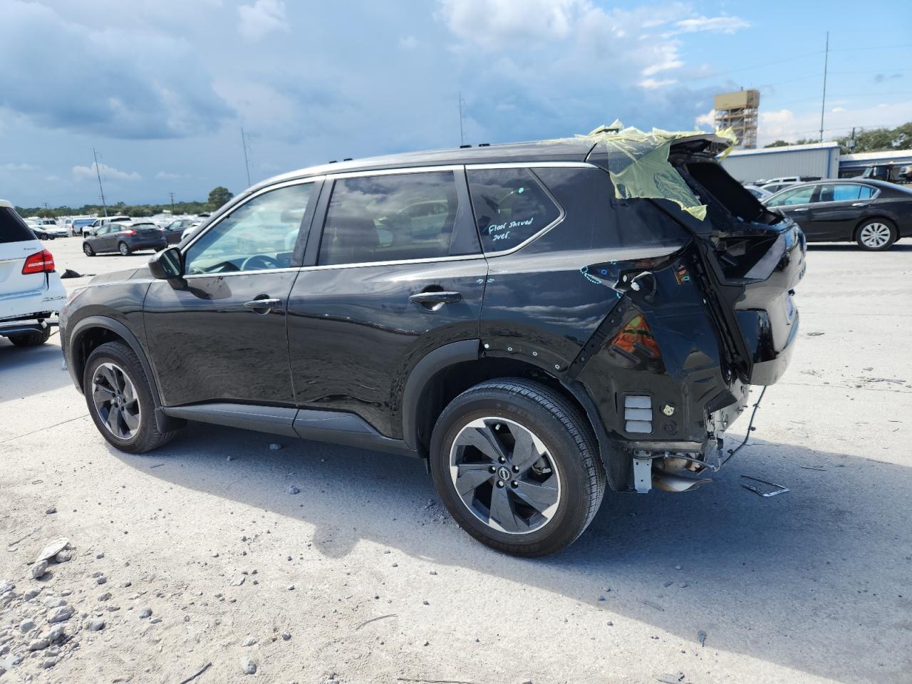 2025 Nissan Rogue Sv - Image 2