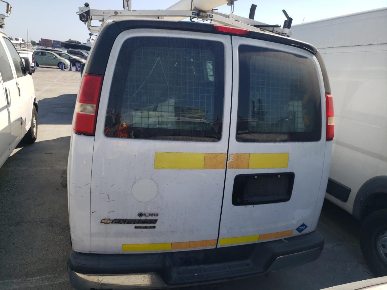 2014 Chevrolet Express G2500 Cargo Van - Pri Fleet - Image 6