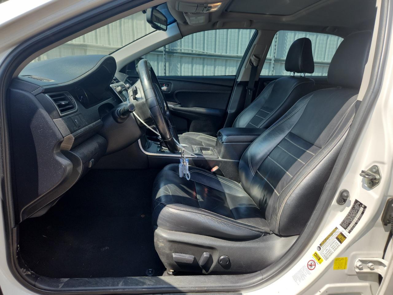 2016 Toyota Camry Hybrid - Image 7