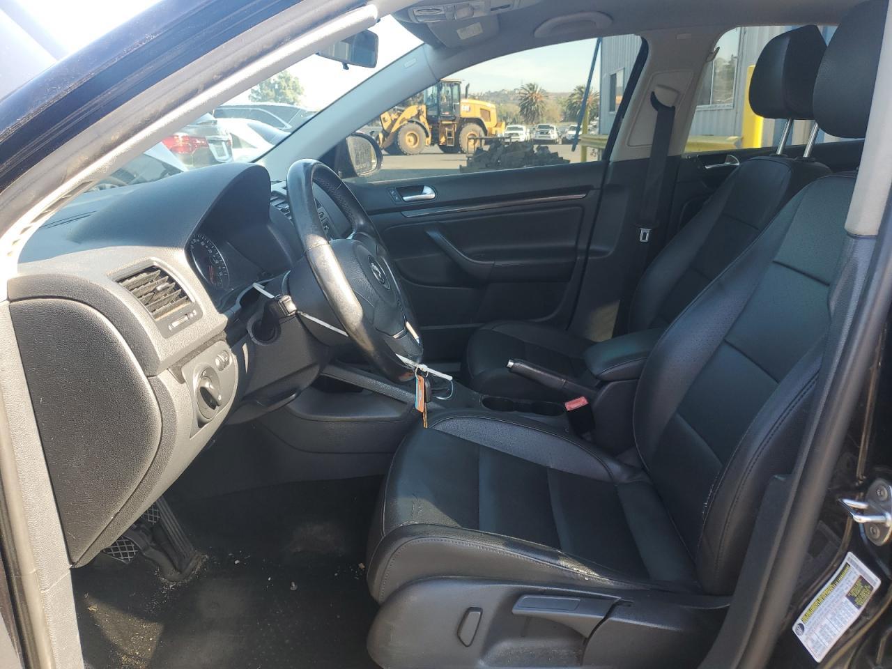 2010 Volkswagen Jetta Wolfsburg - Image 7