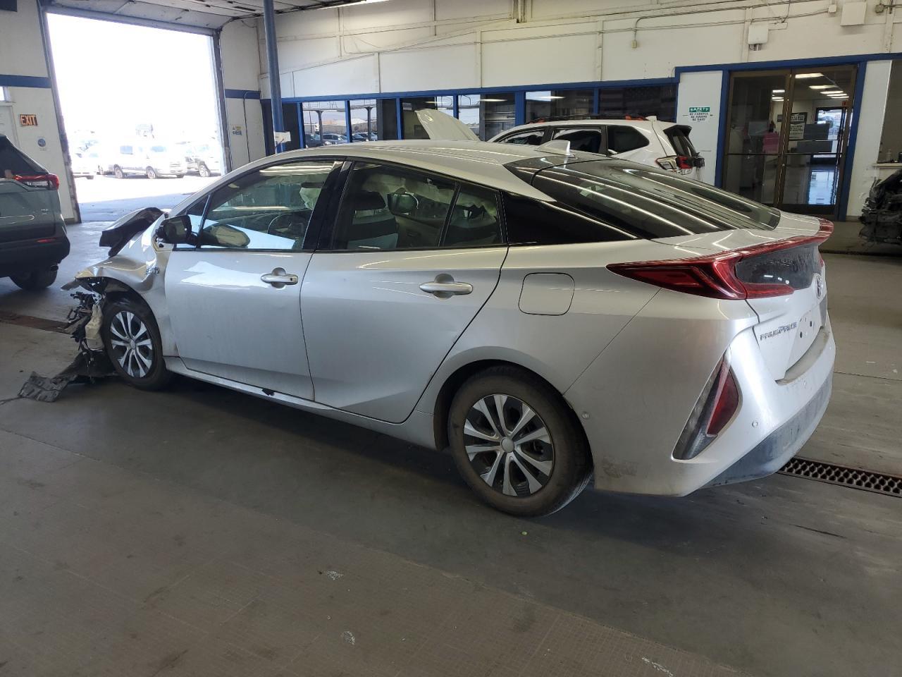 2017 Toyota Prius Prime - Фото 2