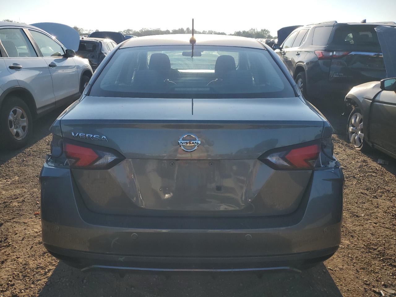 2020 Nissan Versa S - Фото 6