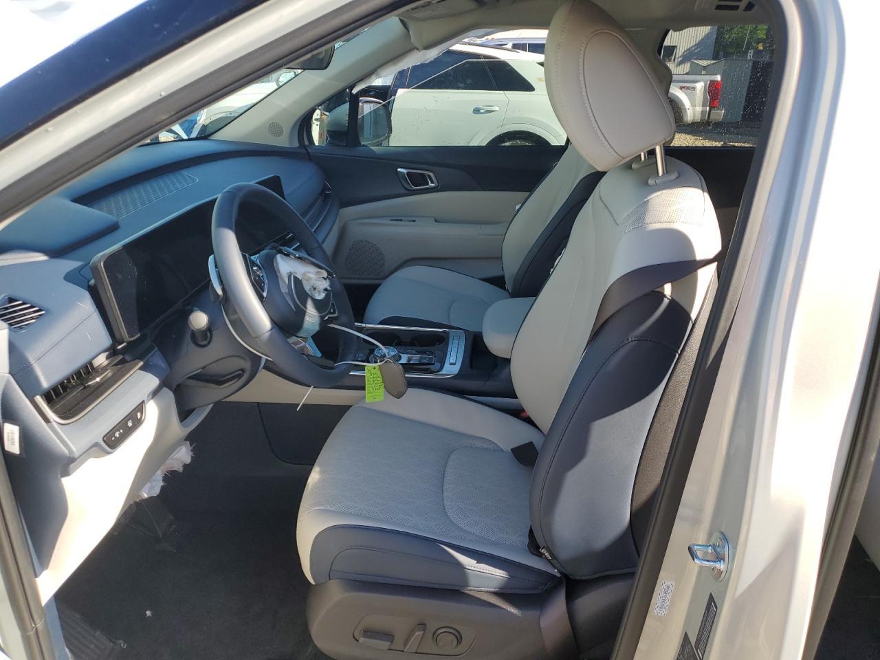 2025 Kia Carnival - Фото 7
