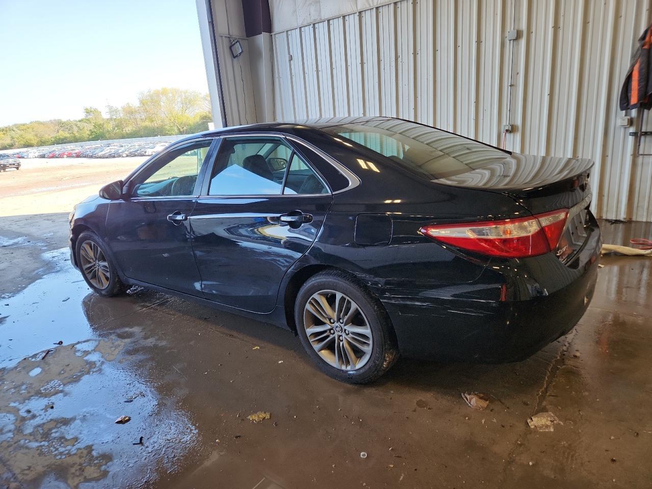 2016 Toyota Camry Le - Image 2