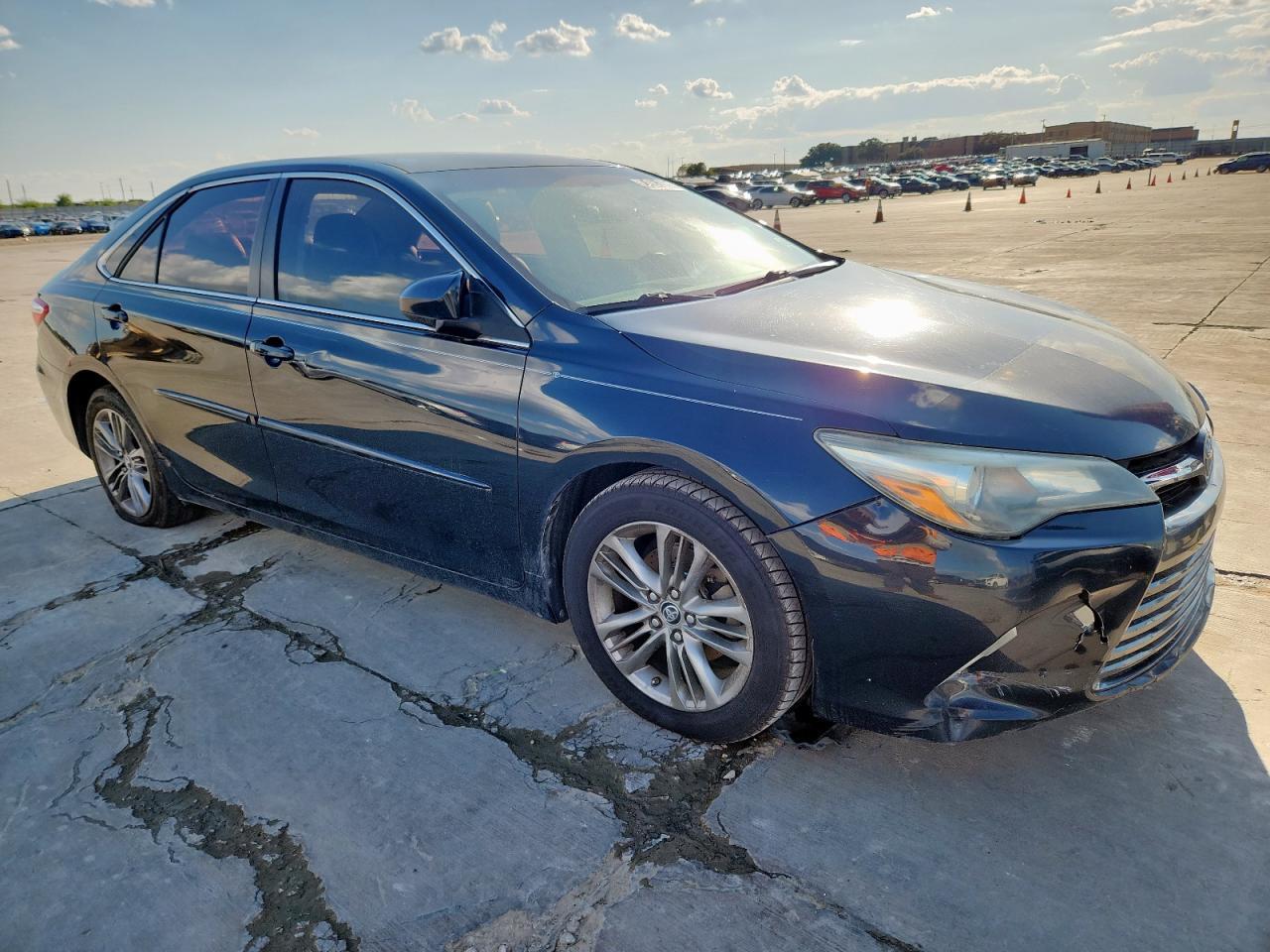 2015 Toyota Camry Le - Image 4