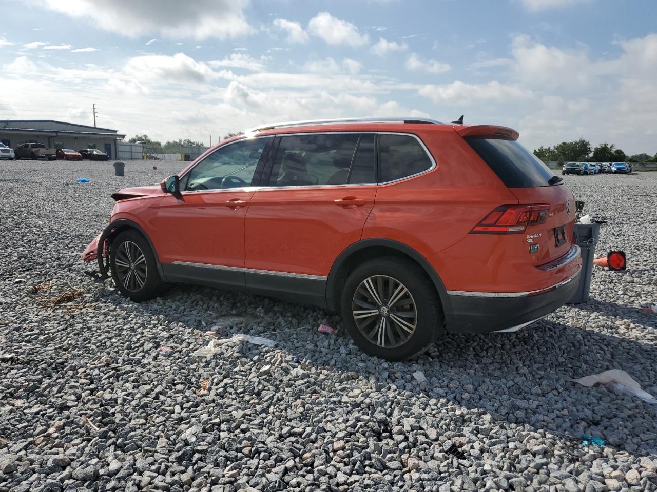 2018 Volkswagen Tiguan Se - Фото 2