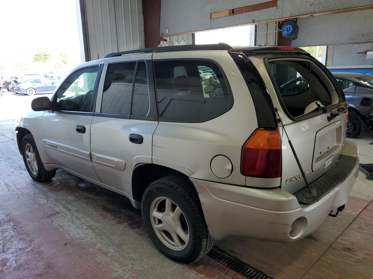 2005 GMC Envoy - Фото 2