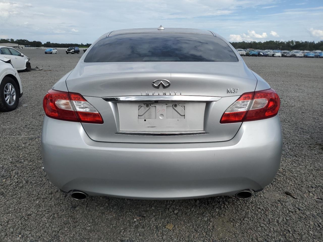 2012 Infiniti M37 - Image 6