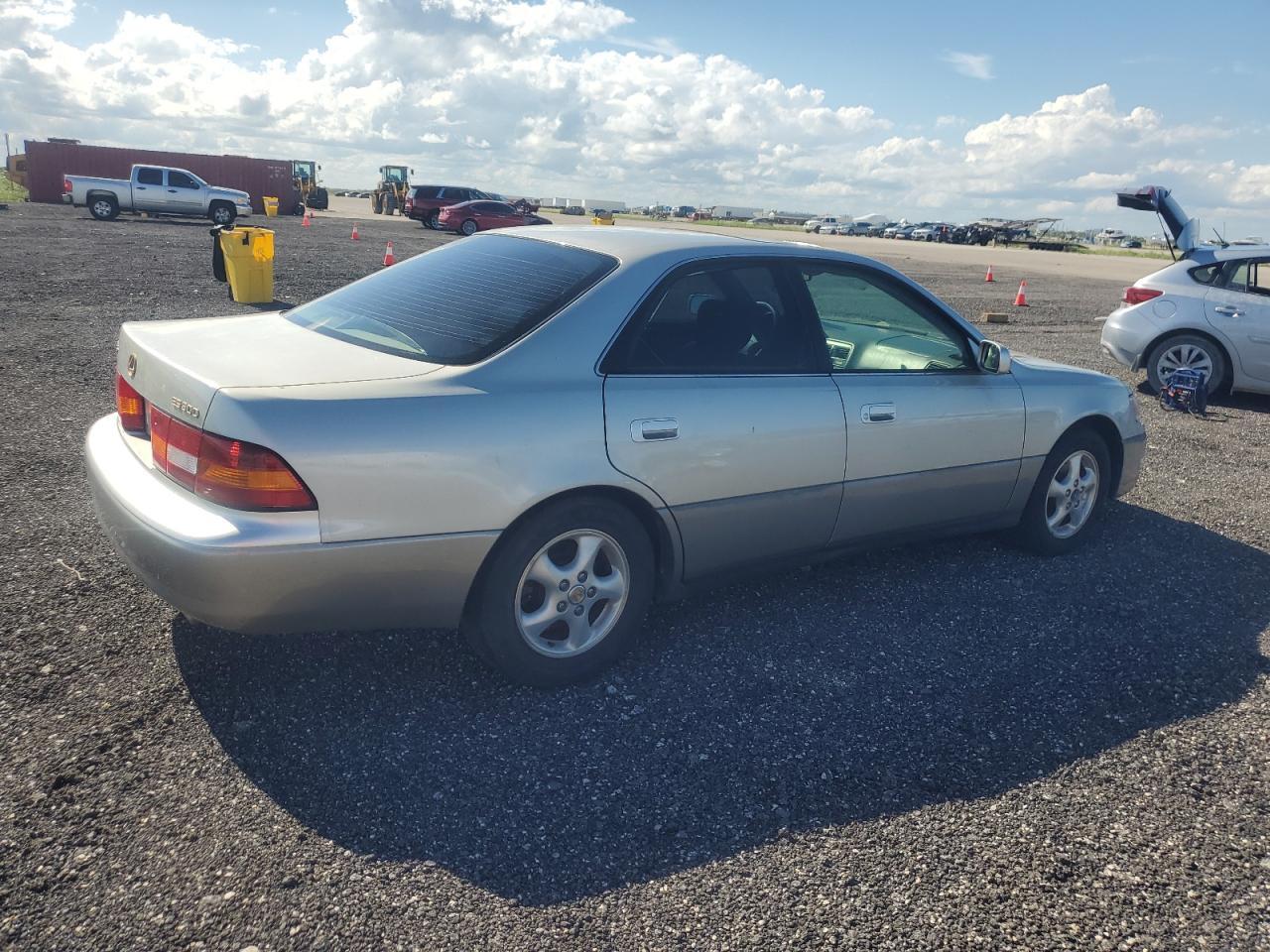 1999 Lexus Es 300 - Image 3