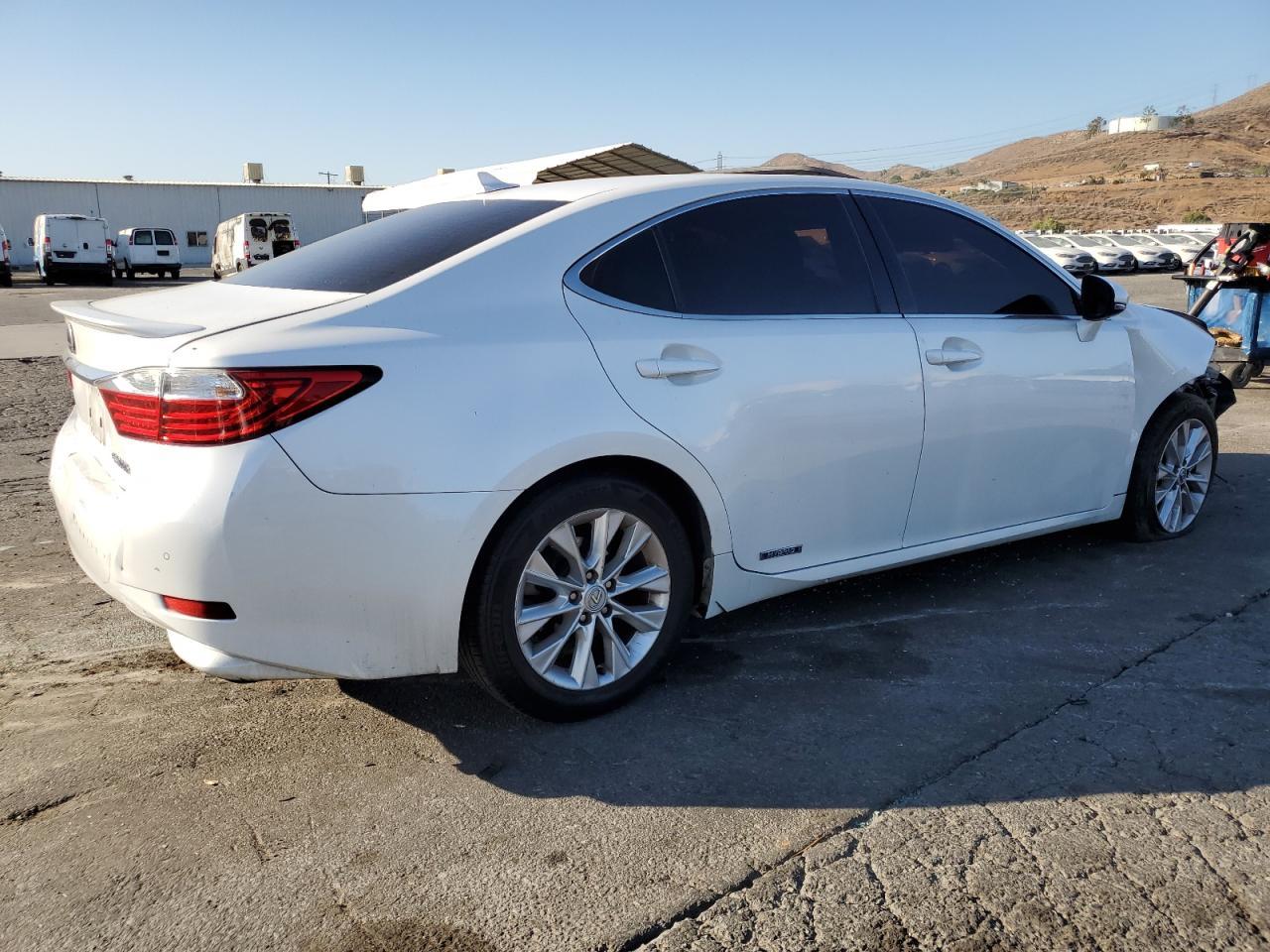 2014 Lexus Es 300H - Фото 3
