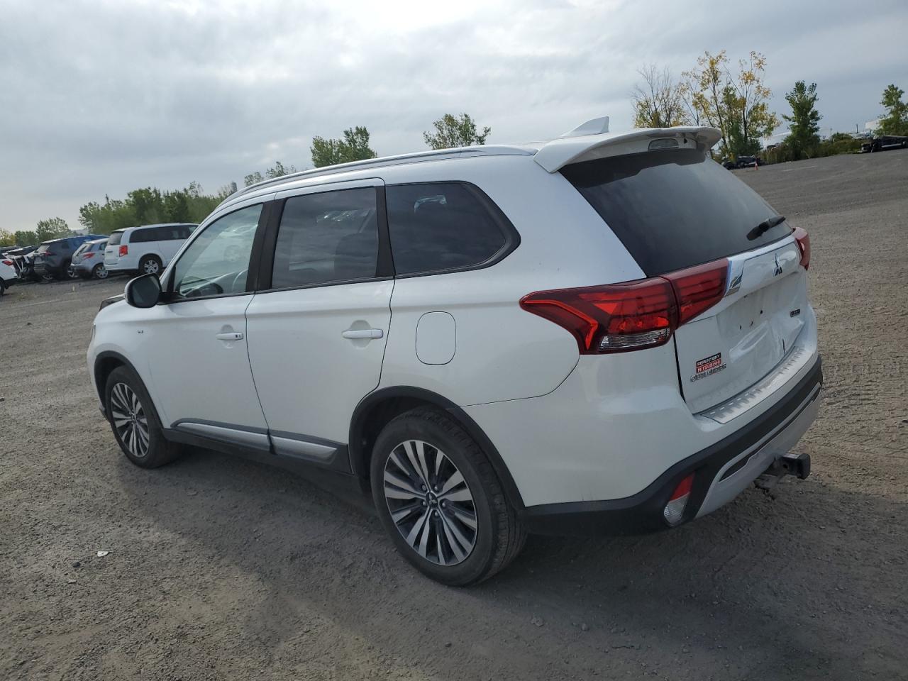 2020 Mitsubishi Outlander Se - Фото 2