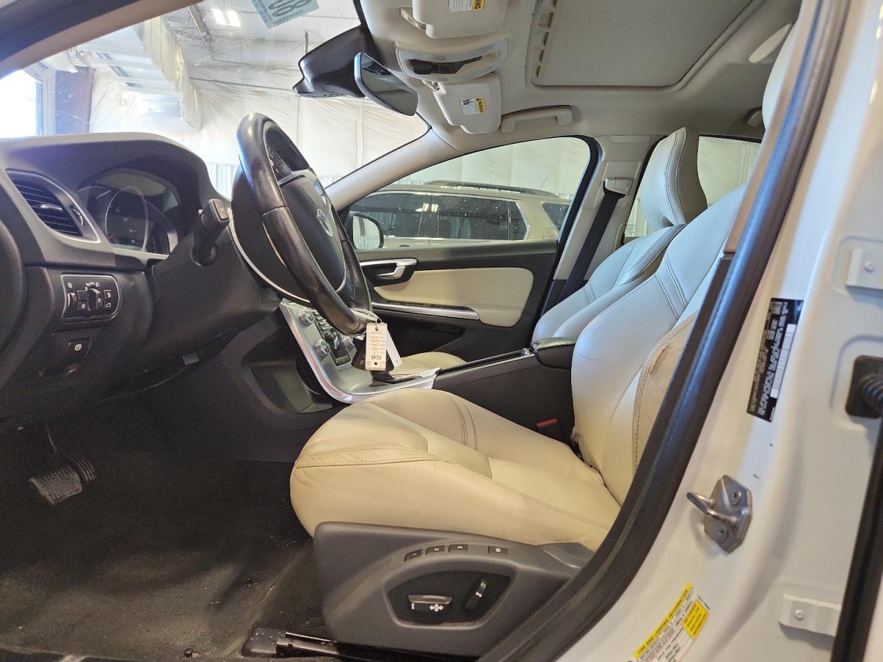 2017 Volvo S60 - Image 7