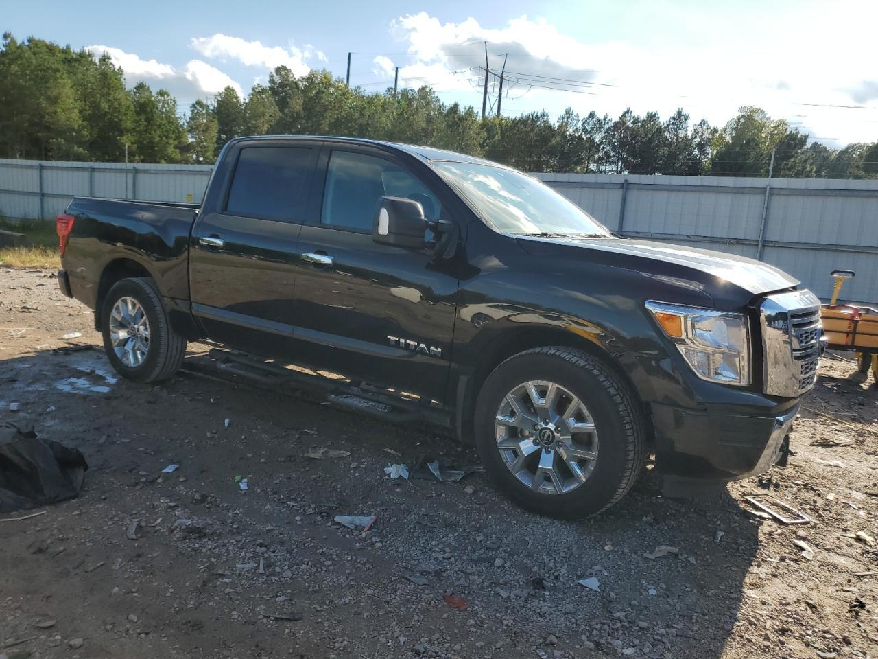 2024 Nissan Titan Pro-4X - Image 4