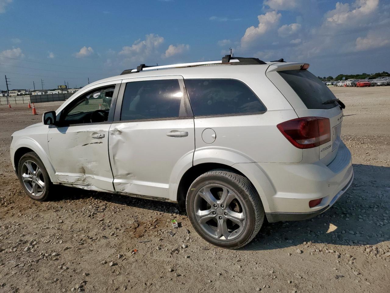 2017 Dodge Journey Crossroad - Image 2