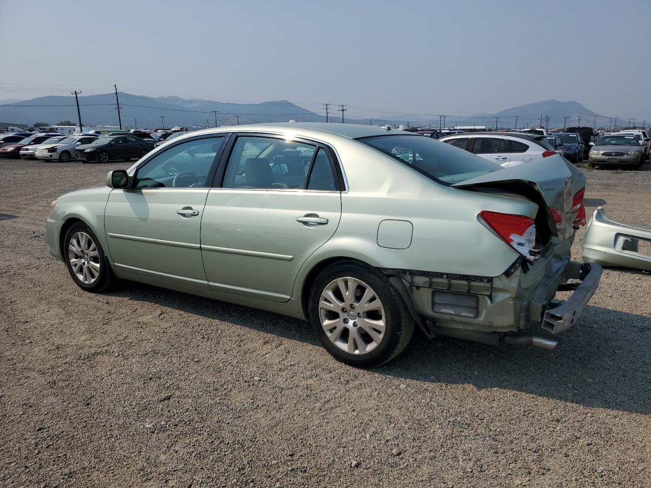 2010 Toyota Avalon Xl - Image 2